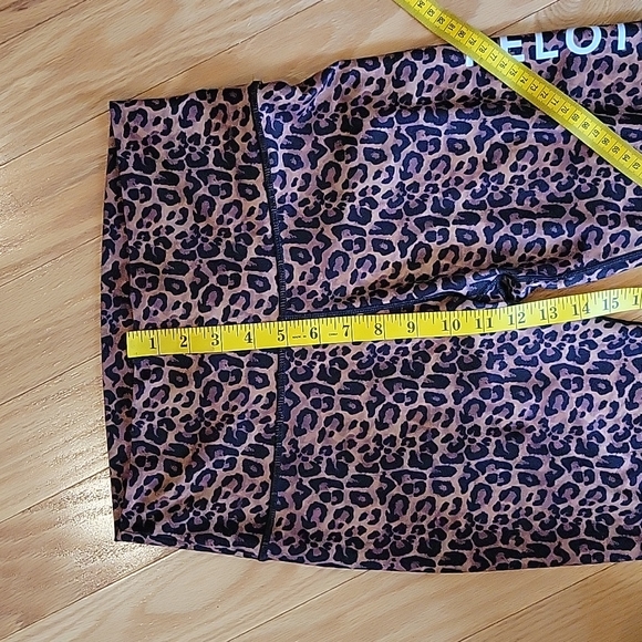 Rare WITH x Peloton Cheetah Print Capri Leggings - Picture 12 of 16